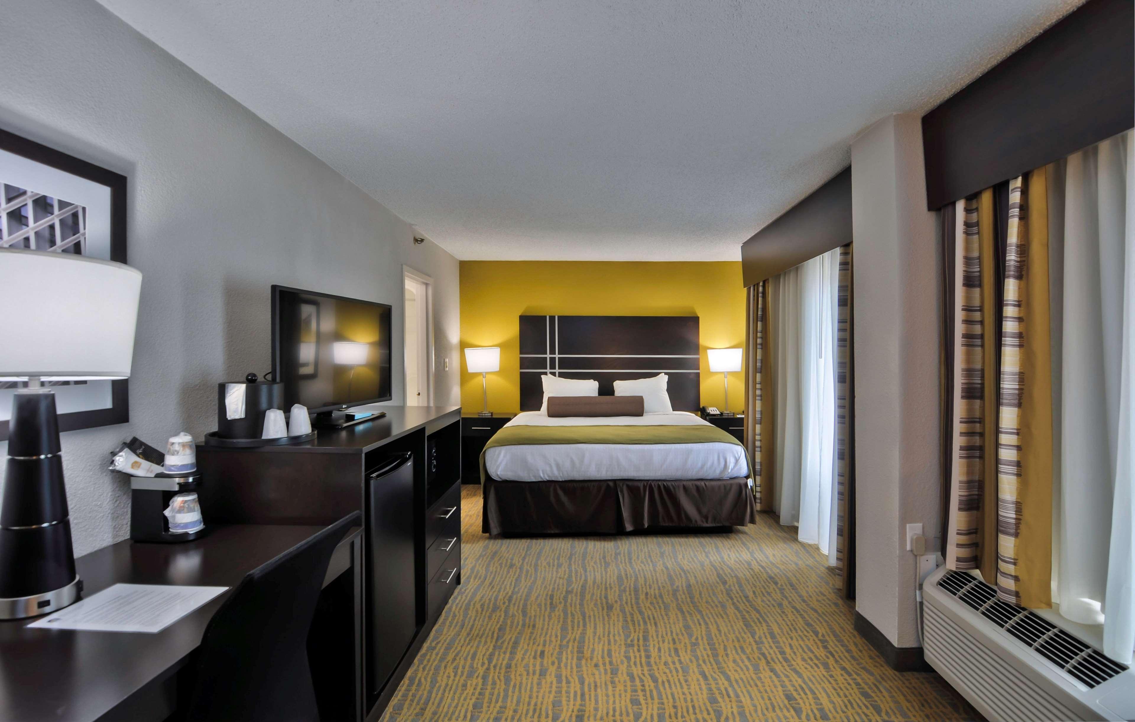 Best Western Plus Hanes Mall Winston-Salem Exterior foto